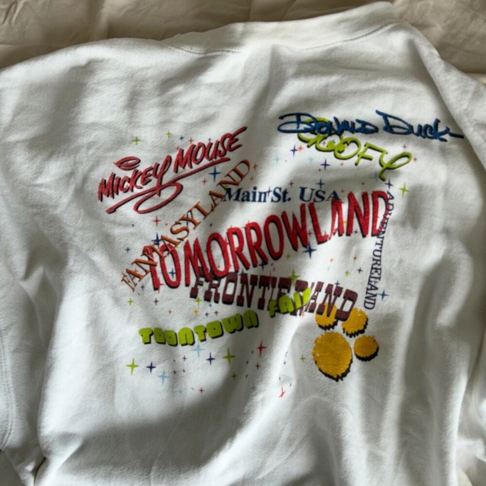 Vintage Disney World Magic Kingdom Sweatshirt - Picture 5 of 5